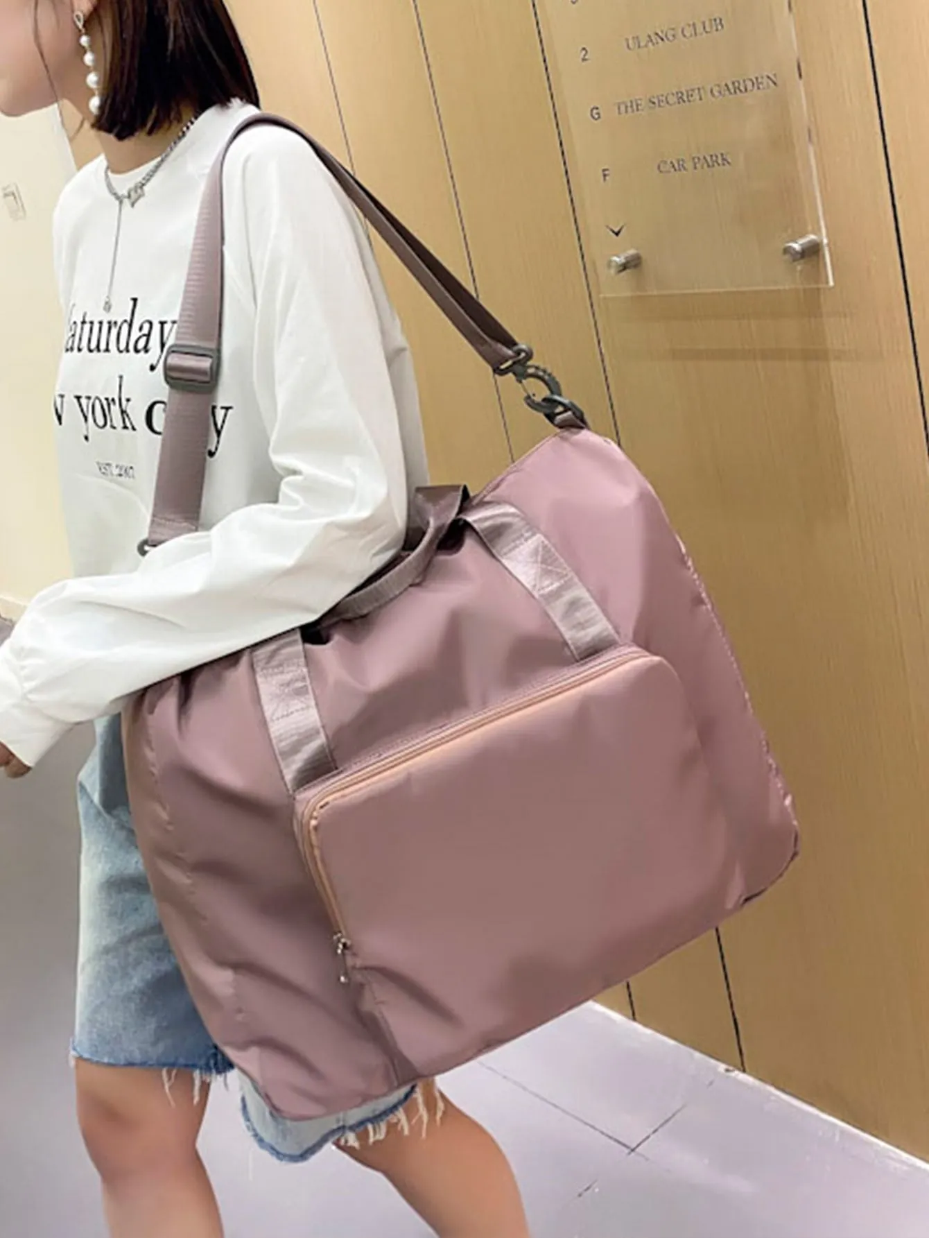 Minimalist Large Capacity Duffle Bag