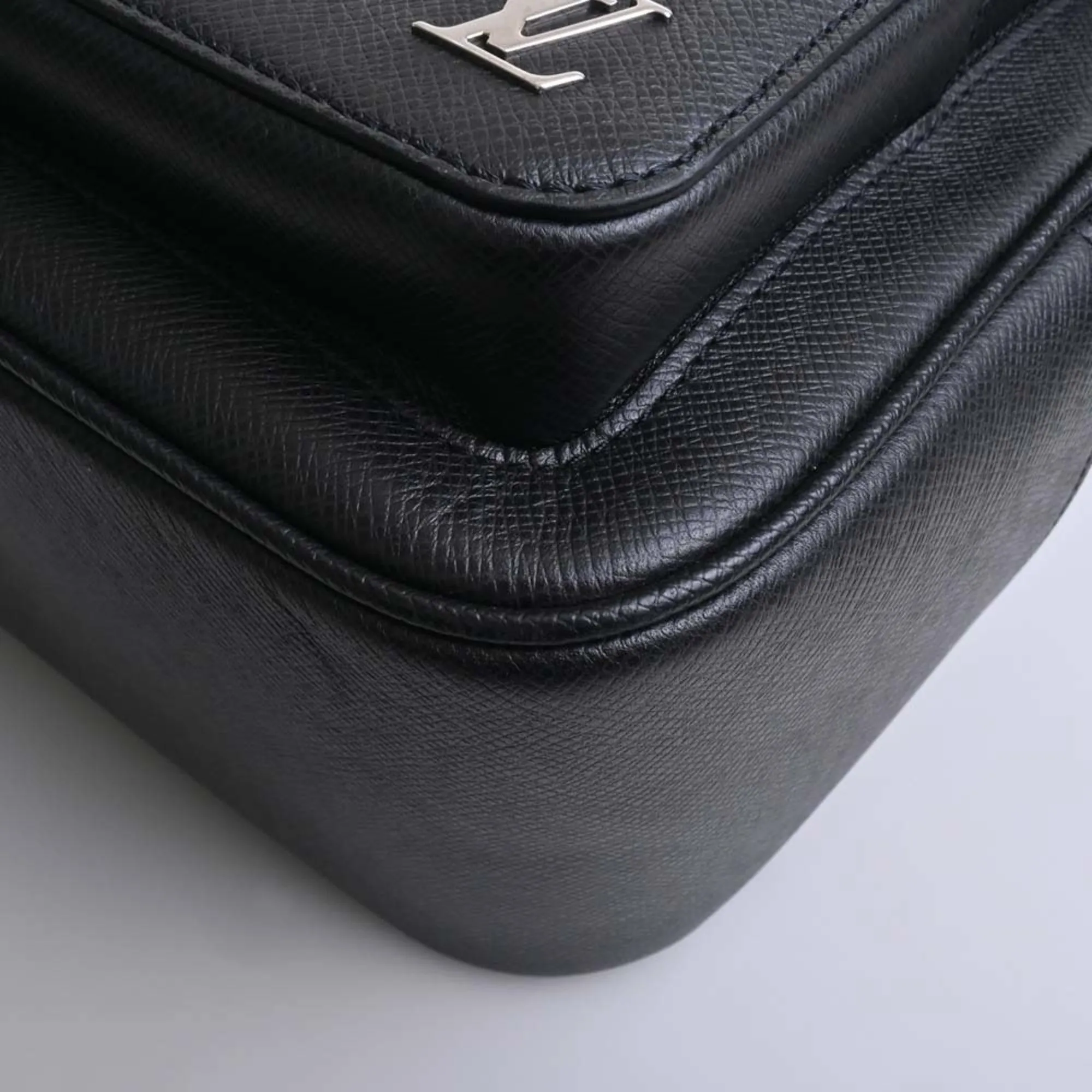 Trendy Inspired Louis Vuitton Taiga Alex Backpack Rucksack M30258 Black Men's