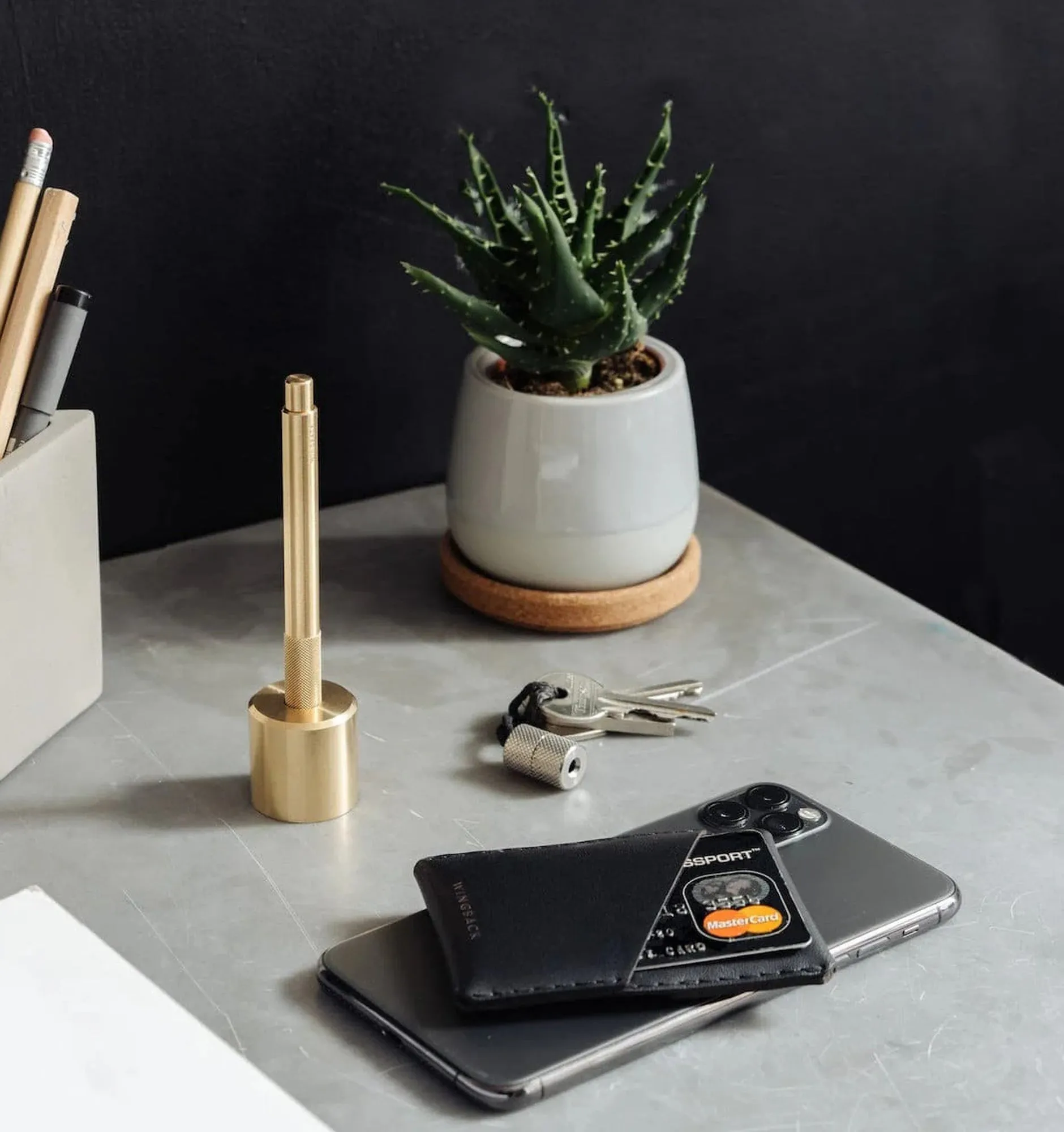 Wingback Winston Card Holder